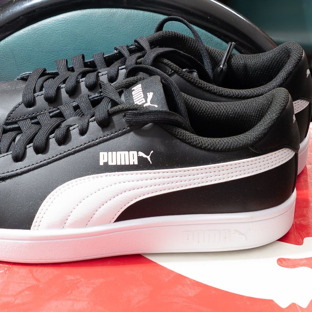 PUMA Black Smash V2 Men'sLeather Sneakers - Picture 3 of 5